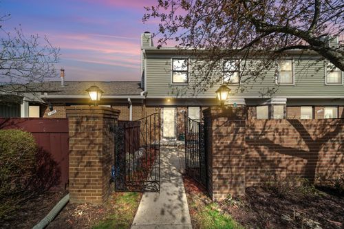 31260 Country Way, Farmington Hills, MI, 48331-1041 | Card Image