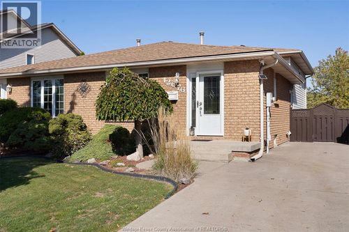 12676 Horwood Cres, Tecumseh, ON, N8N4T8 | Card Image