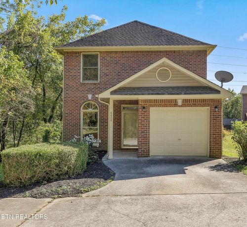 8408 Woodbend Trl, Knoxville, TN, 37919-5359 | Card Image