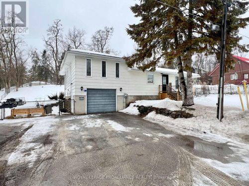 14 S Park St, Frankford, ON, K0K2C0 | Card Image