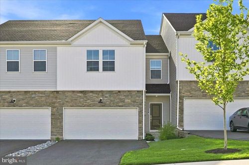 135 Painters Way, POTTSTOWN, PA, 19465-7949 | Card Image