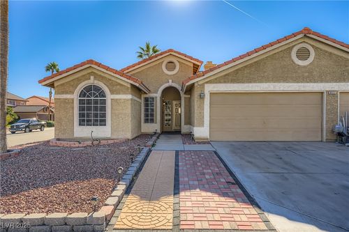 6577 Goldensun Ct, Las Vegas, NV, 89108-4400 | Card Image