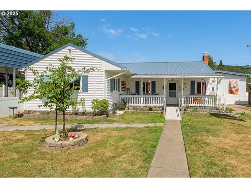 117 Harbor Dr, Riddle, OR, 97469-8711 | Card Image