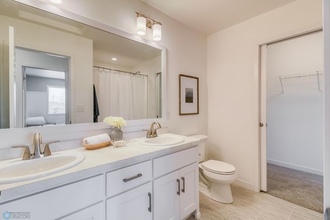 Bathroom1_2.jpg | Image 27