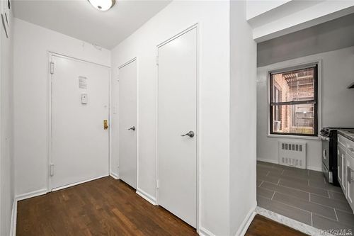 apt-3d-1040 Neilson St, Far Rockaway, NY, 11691-5023 | Card Image