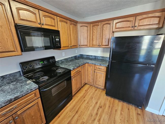 Kitchen oven & microwave | Image 13