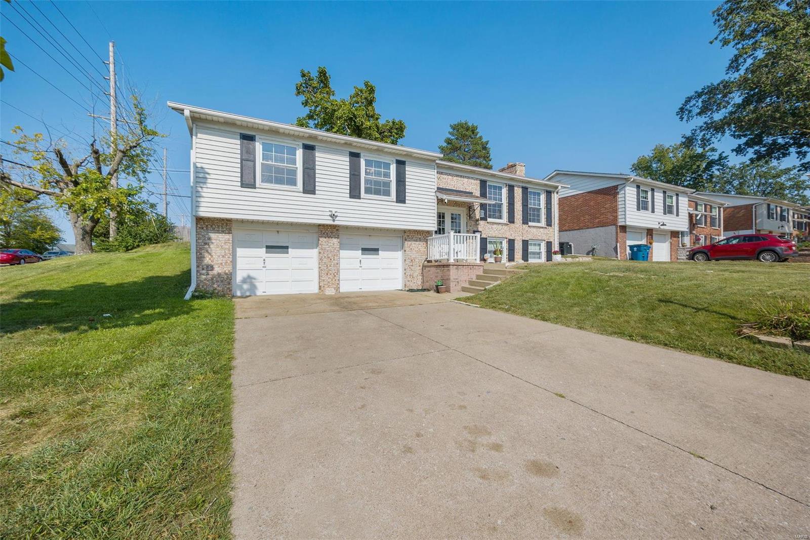 Sunrise Way Dr, Saint Louis, MO 63125