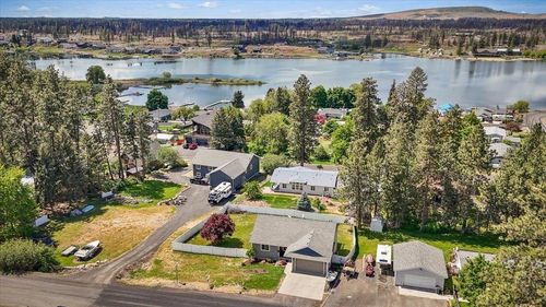 10918 S Pinecroft Rd, Medical Lake, WA, 99022-8557 | Card Image