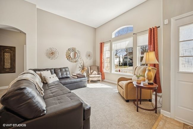 5582 Chapel Hl, House other with 3 bedrooms, 2 bathrooms and 2 parking in Gurnee IL | Image 7