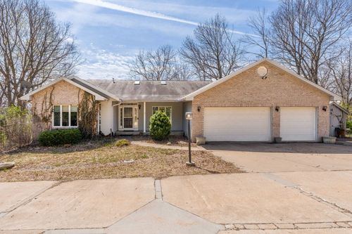 3 Walbrier Ct, Le Claire, IA, 52753-9375 | Card Image