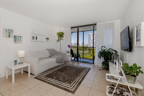 807-3475 N Country Club Dr, Aventura, FL, 33180-1728 | Card Image