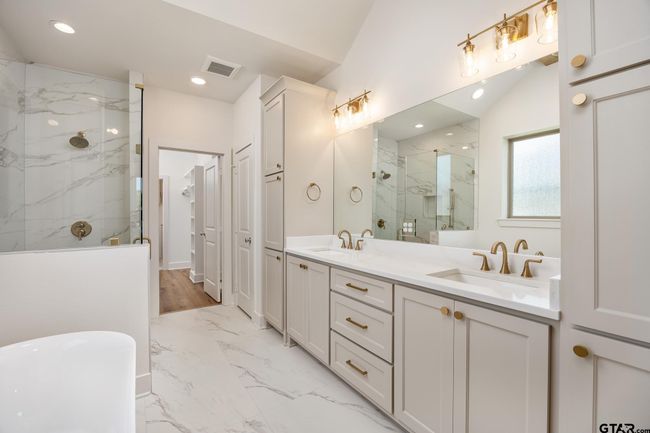 11428 Zoe Cir, House other with 4 bedrooms, 3 bathrooms and null parking in Flint TX | Image 20