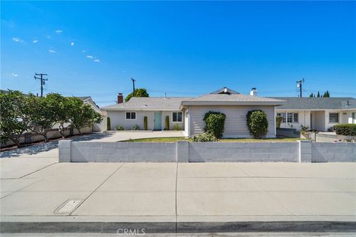 8181 Holland Dr, Huntington Beach, CA, 92647-6316 | Card Image