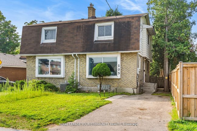 203 Taunton Rd W, House attached with 3 bedrooms, 2 bathrooms and 2 parking in Oshawa ON | Image 32