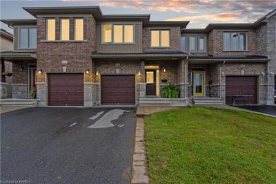 1163 Horizon Dr, Townhouse with 3 bedrooms, 3 bathrooms and 3 parking in Kingston ON | Image 1