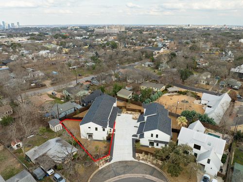 1a-1500 Sylvan Glade, Austin, TX, 78745-1845 | Card Image
