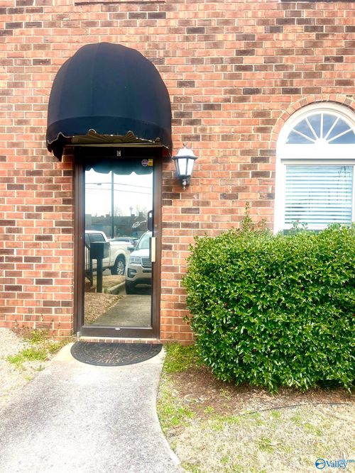 c-2311 Market Pl Sw, Huntsville, AL, 35801-5260 | Card Image