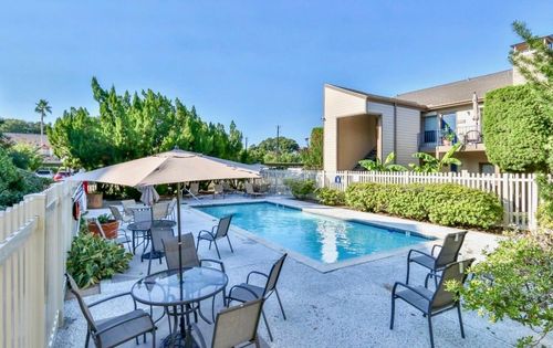 7007 N Holiday Dr, Galveston, TX, 77550-3027 | Card Image