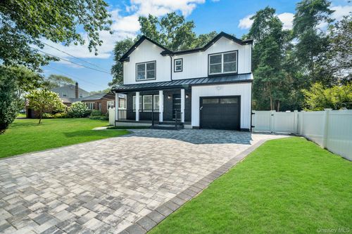 63 Oak Ave, Huntingtn Sta, NY, 11746-2636 | Card Image