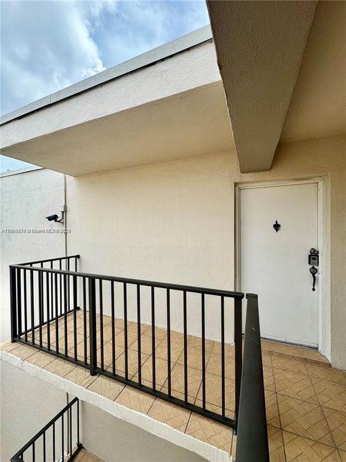 apt-w419-5505 Nw 7th St, Miami, FL, 33126-3272 | Card Image