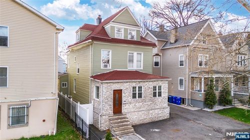 133 William St, East Orange, NJ, 07017-4715 | Card Image