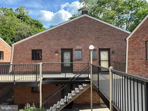 812 Meadow Woods Ln, LAWRENCEVILLE, NJ, 08648-4239 | Card Image