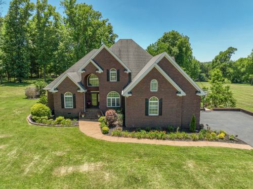 565 Thoroughbred Ln, Hartsville, TN, 37074-3561 | Card Image