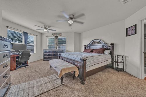 929 Bloomfield Dr, Grand Prairie, TX, 75052-0002 | Card Image