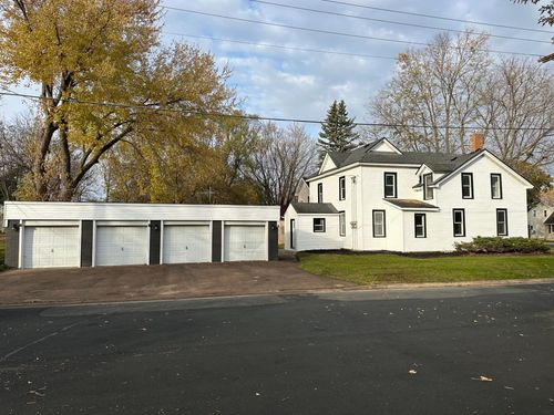 438 3rd Ave E, Shakopee, MN, 55379-1567 | Card Image