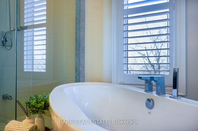25 Plowman Lane, House attached with 3 bedrooms, 4 bathrooms and 2 parking in Richmond Hill ON | Image 9