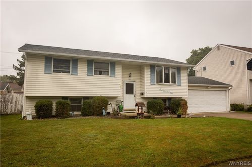 101 Phyllis Dr, West Seneca, NY, 14224-4132 | Card Image