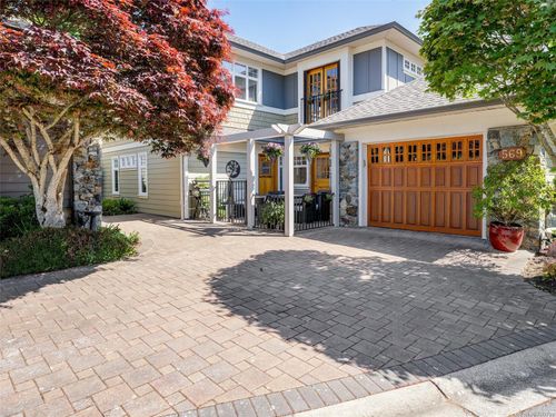 569 Caselton Pl, Victoria, BC, V8Z7Y5 | Card Image