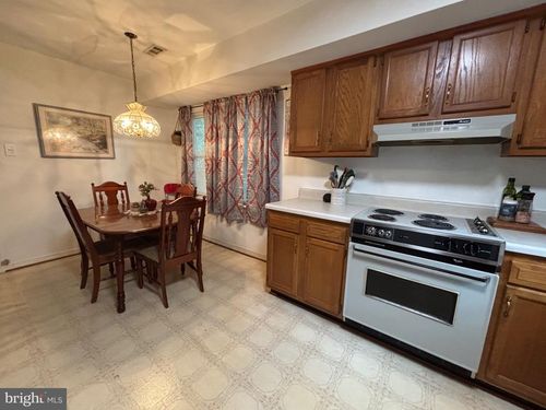 9728 Country Way Rd, GLEN ALLEN, VA, 23060-3161 | Card Image