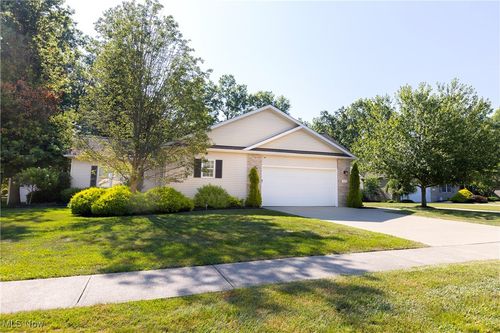 829 Dogwood Lane, Vermilion, OH, 44089 | Card Image