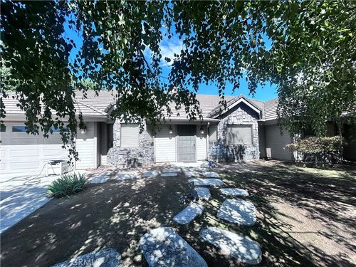 13054 Oak Crest Dr, Yucaipa, CA, 92399 | Card Image