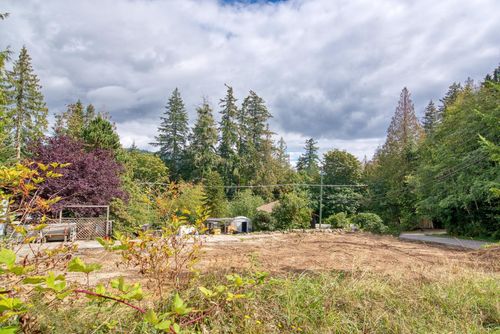 7712 Fawn Rd, Halfmoon Bay, BC, V7Z1C4 | Card Image