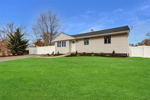 2203 Knickerbocker Ave, Medford, NY, 11763-1937 | Card Image
