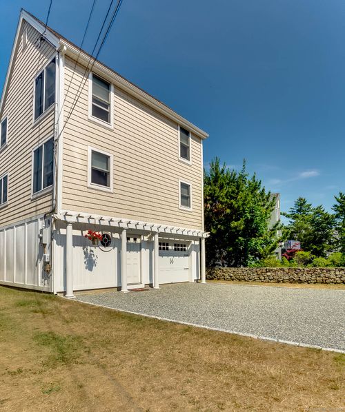 18 Atlantic Ave, Groton, CT, 06340-8801 | Card Image