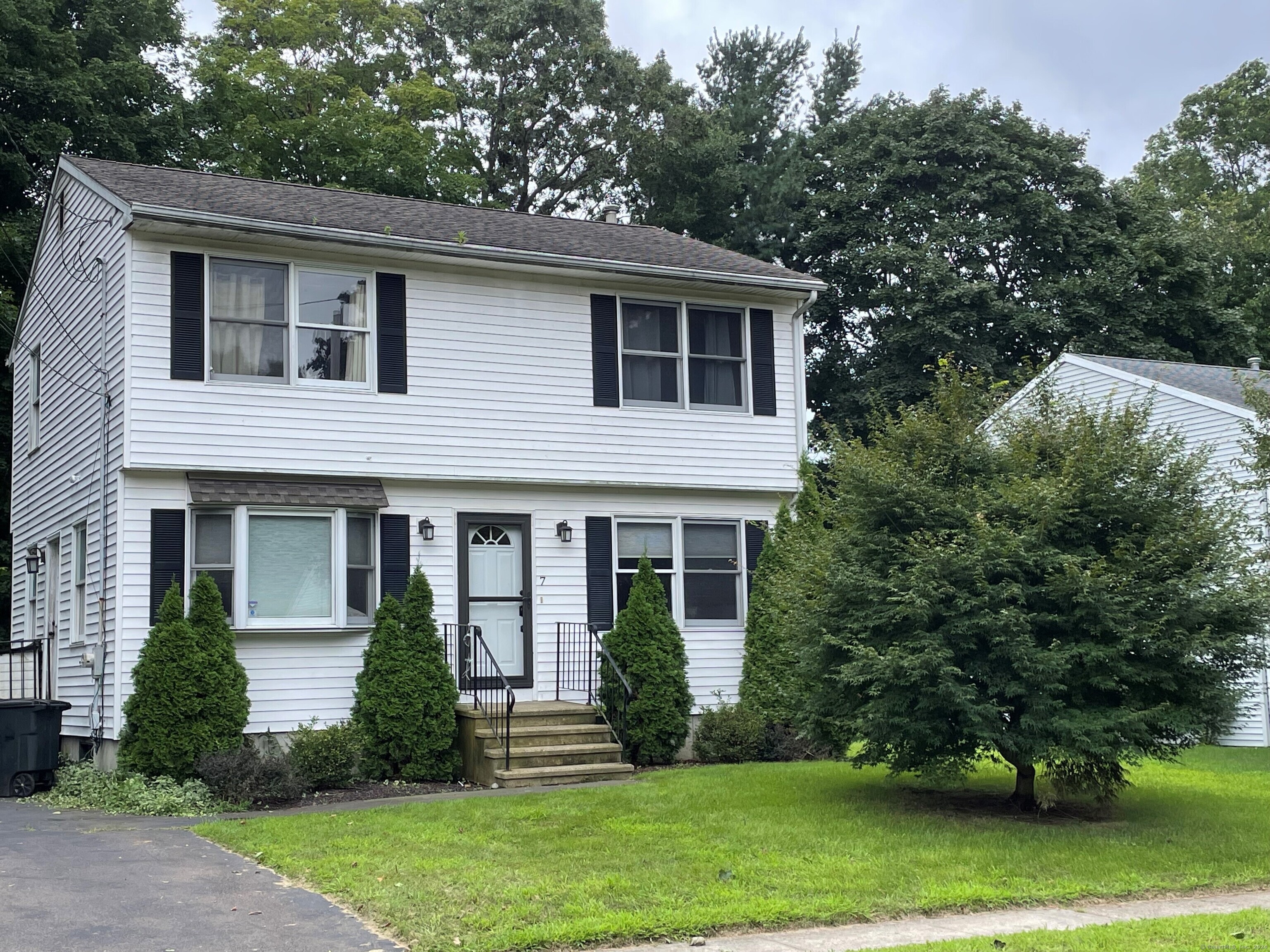 Buell St, North Haven, CT 06473
