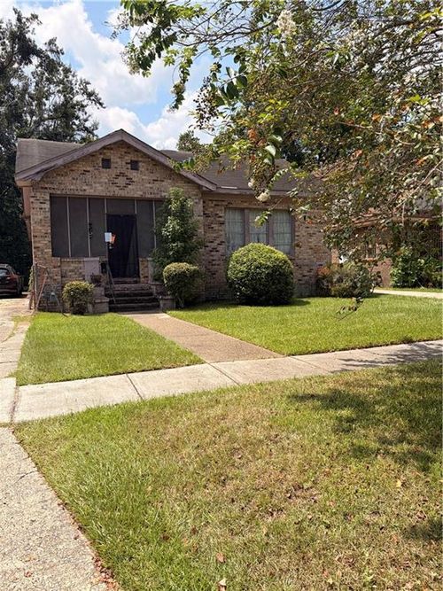 808 Marine St, Mobile, AL, 36604-2813 | Card Image