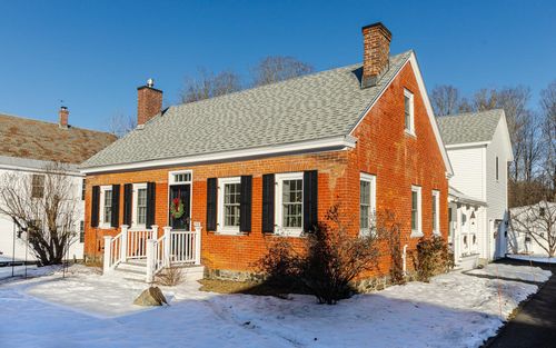 7 Rogers St, Walpole, NH, 03608-8818 | Card Image