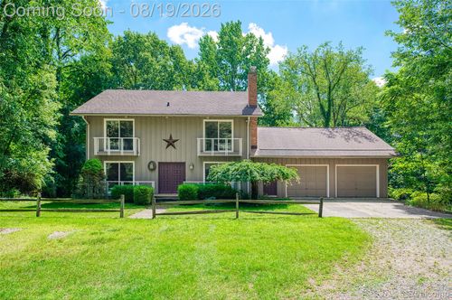 1761 Waw Lake Rd, Brighton, MI, 48114-9221 | Card Image