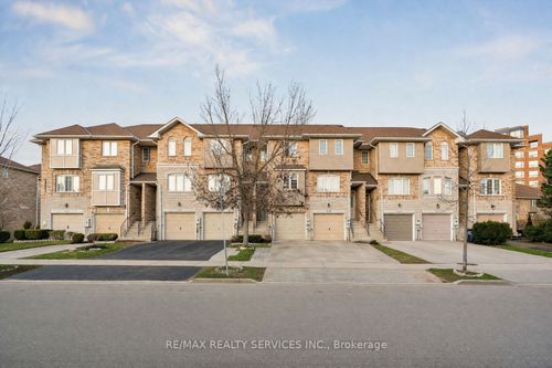 131 Charlton Settlement Avenue, North York, ON, M6M5L5 | Card Image