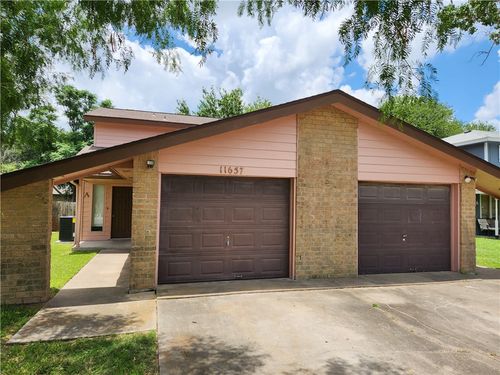 a-11657 Flatrock Crossing Cir, Corpus Christi, TX, 78410-3717 | Card Image
