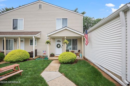 36 Woodmere Ct, Freehold, NJ, 07728-4017 | Card Image