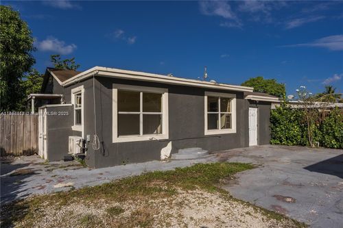 2-2996 Nw 93rd St, Miami, FL, 33147-2967 | Card Image