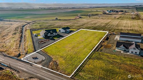 1068 Locher Rd, Touchet, WA, 99360-9652 | Card Image