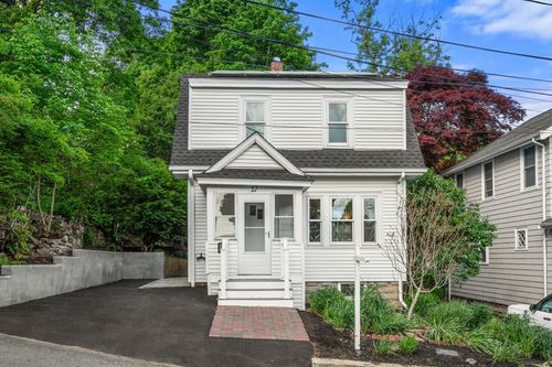 27 Governor Rd, Arlington, MA, 02474-2105 | Card Image