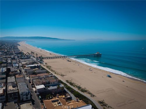 121 16th St, Manhattan Beach, CA, 90266-4616 | Card Image
