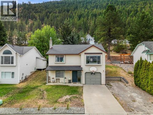 2753 Qu'Appelle Blvd, Kamloops, BC, V2E2J9 | Card Image